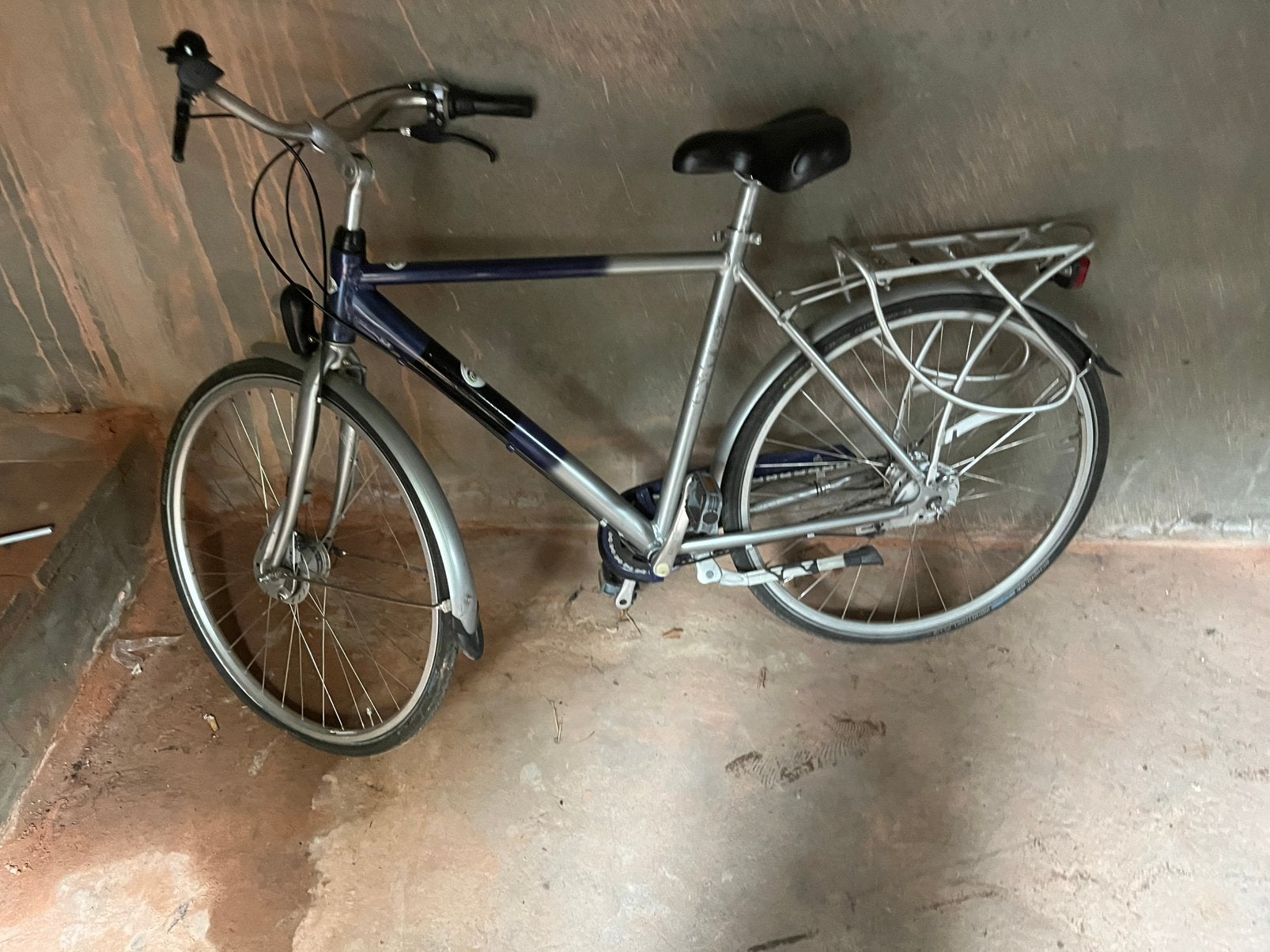 Fiets met een dynamo, Fietsen en Brommers, Ophalen, Zo goed als nieuw