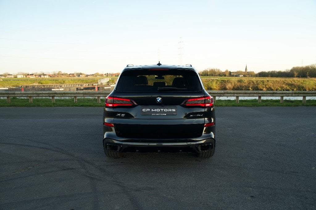 BMW X5 3.0D | XDRIVE | PANO | M-PAKKET | VENTILATIE | PANO, Auto's, BMW, Automaat, 188 g/km, 2993 cc, Zwart