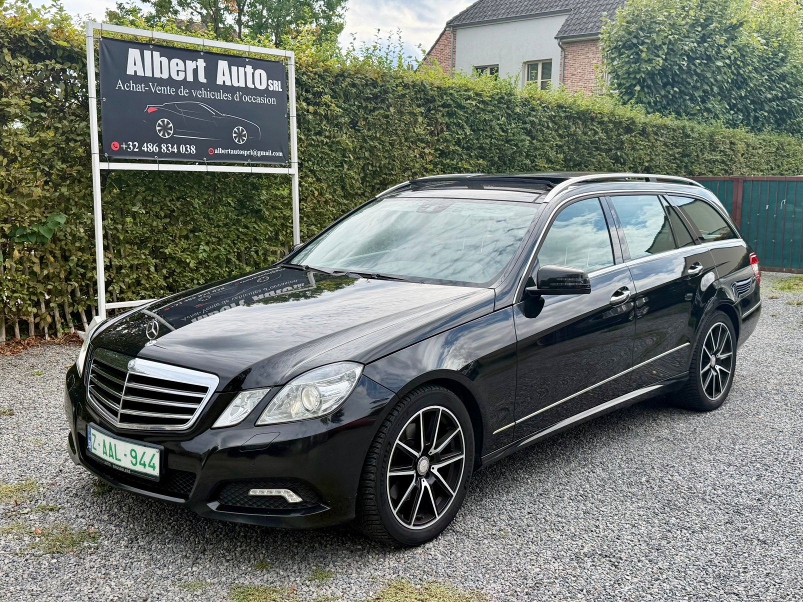 MERCEDES-BENZ E350 4Matic 3.5 Essence 200.KW Spécial Modèle, Euro 5, Achat, Carnet d'entretien, Noir