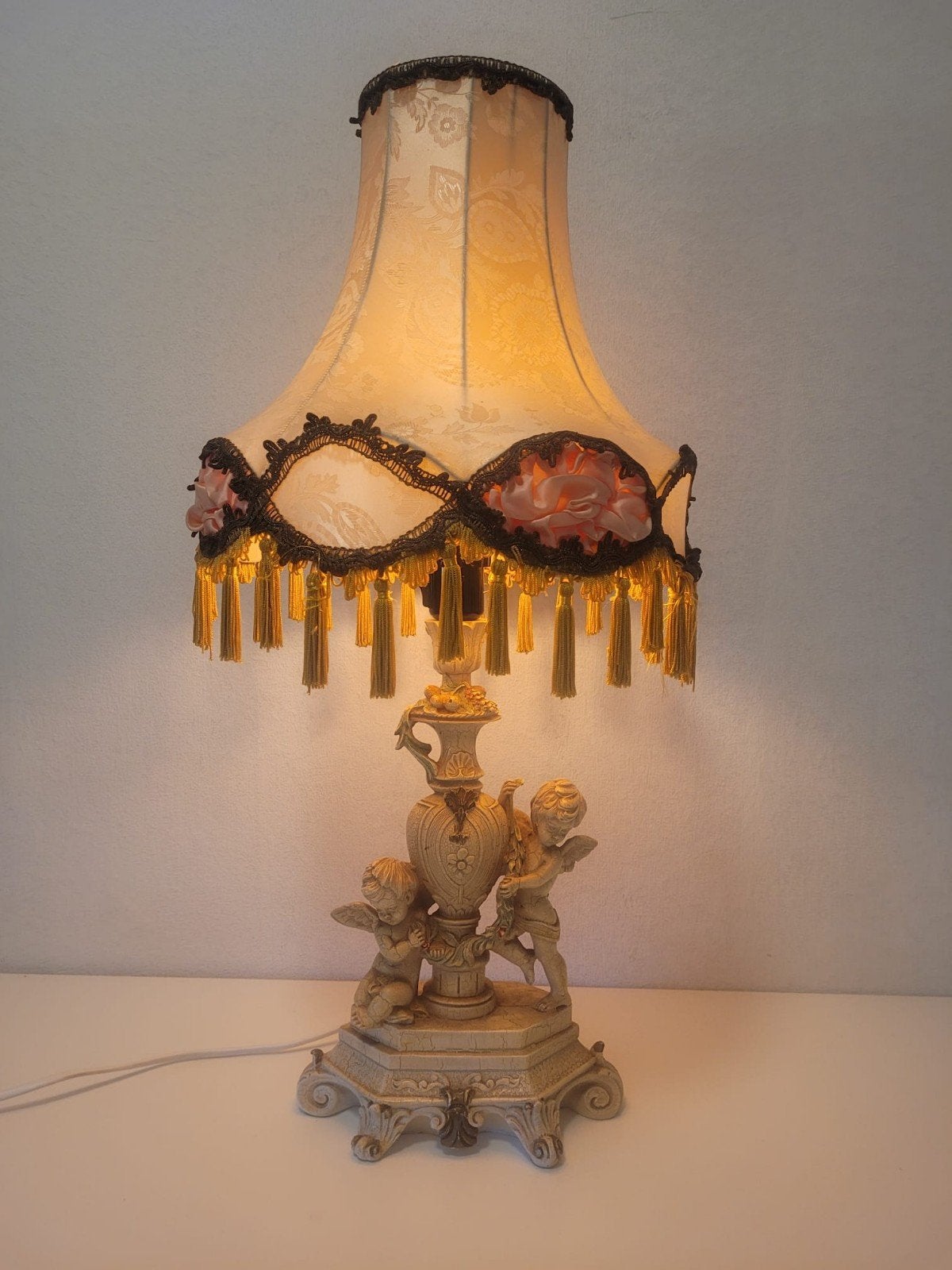 Unieke Vintage lamp met Engeltjes & Klassieke Franjekap, Antiek en Kunst, Ophalen of Verzenden
