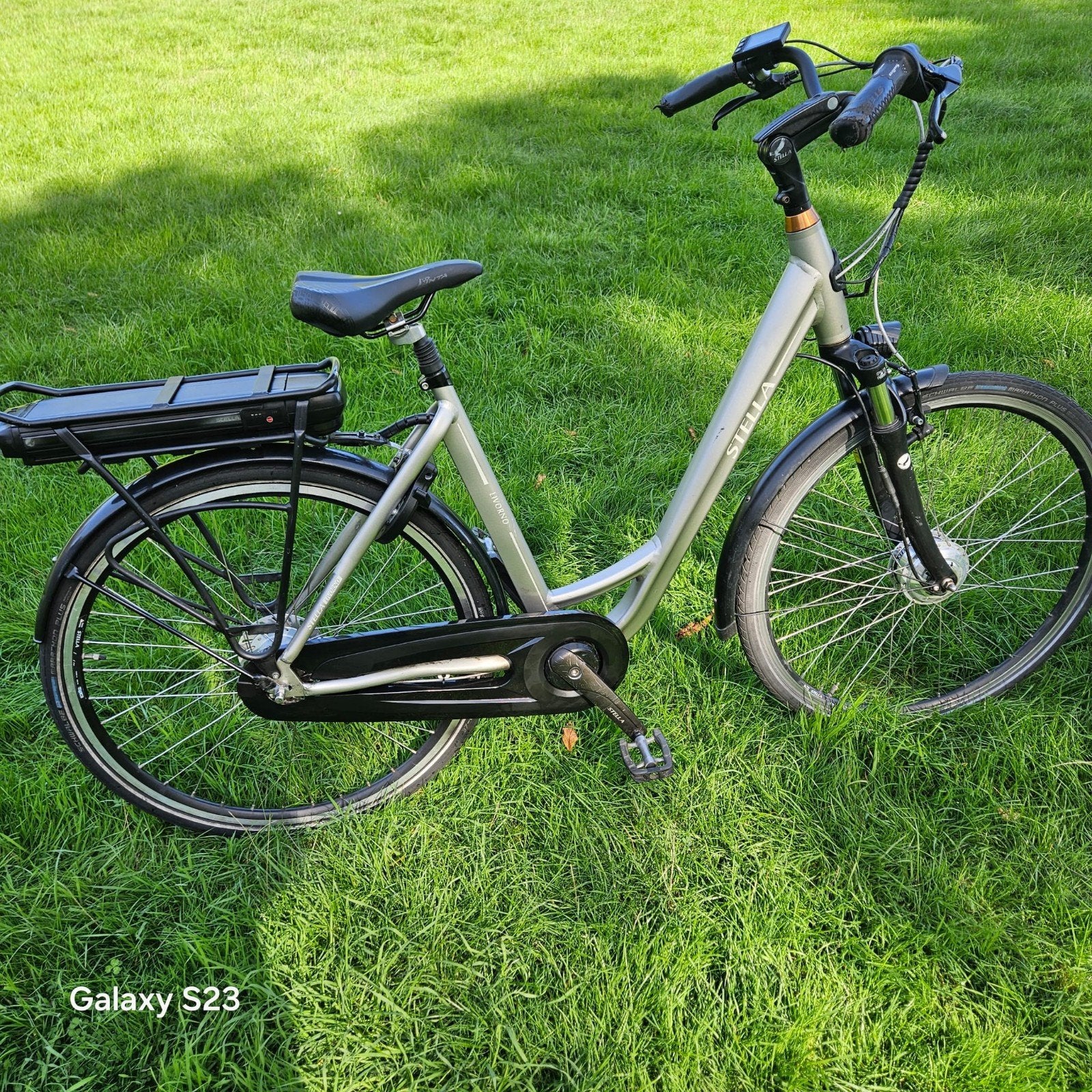 Stella elektrische damesfiets, Ophalen