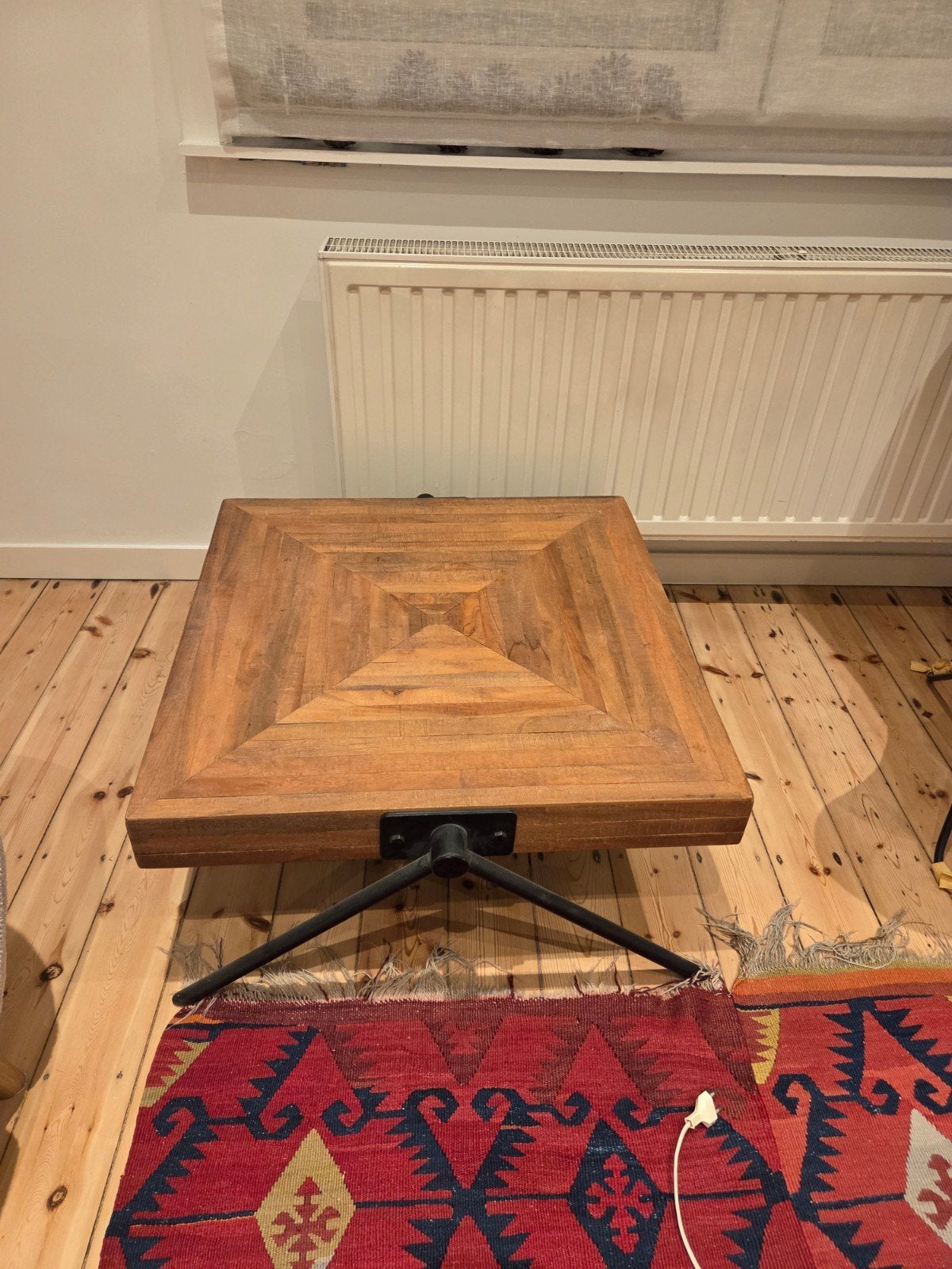 table basse carrée 69x69cm h33cm, 55 à 75 cm, Enlèvement, Bois, Moins de 45 cm
