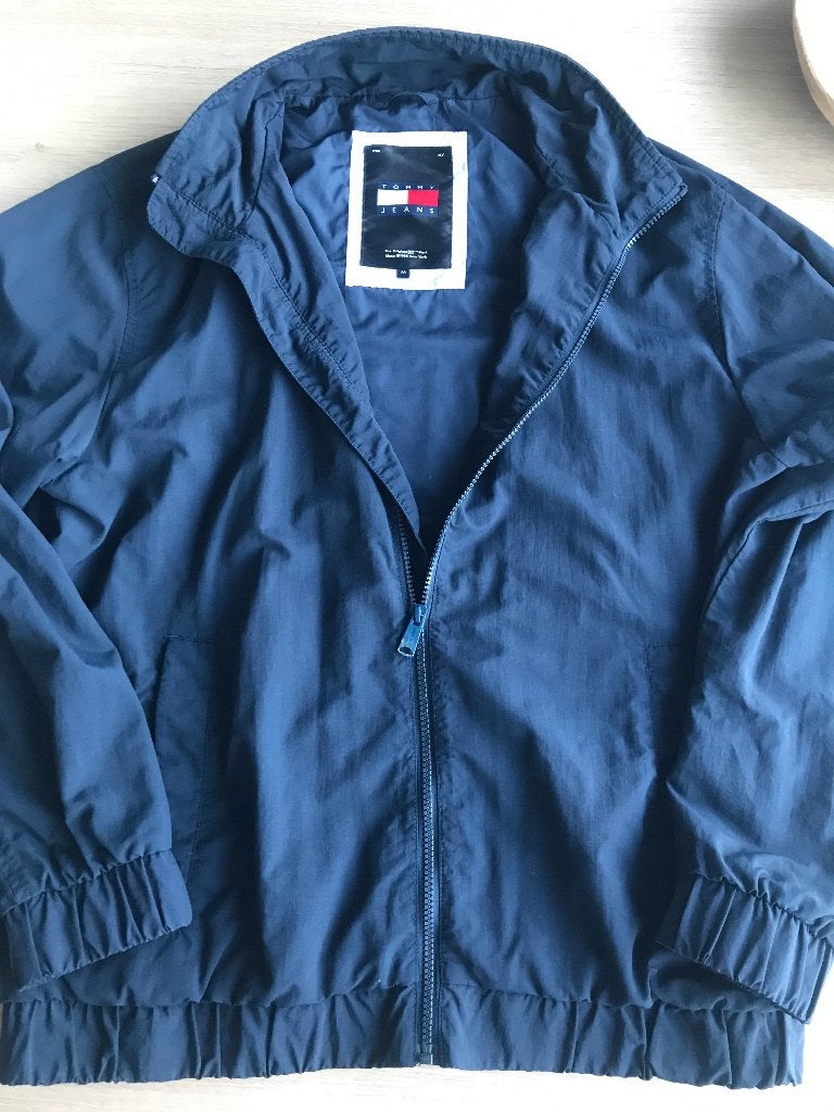 veste Tommy Hilfiger bleu foncé, Vêtements | Hommes, Enlèvement ou Envoi, Comme neuf, Tommy hilfiger, Bleu