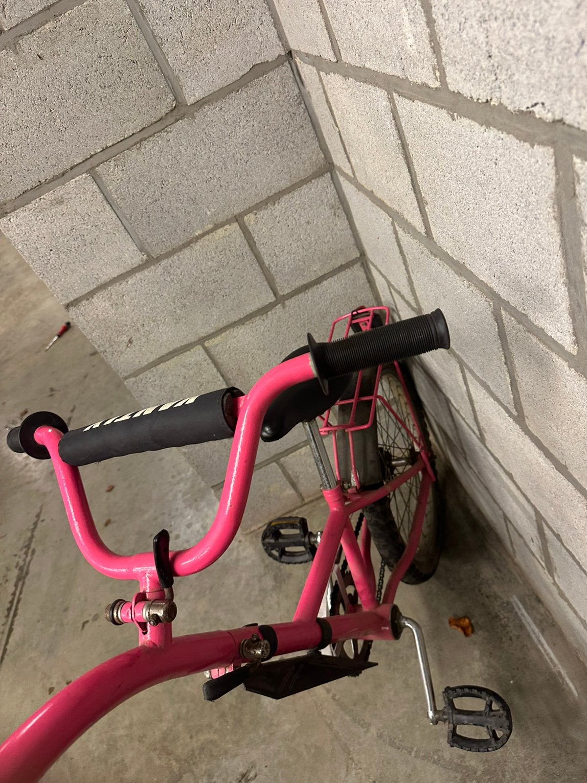 Roze aanhangfiets te koop, Ophalen, Zo goed als nieuw
