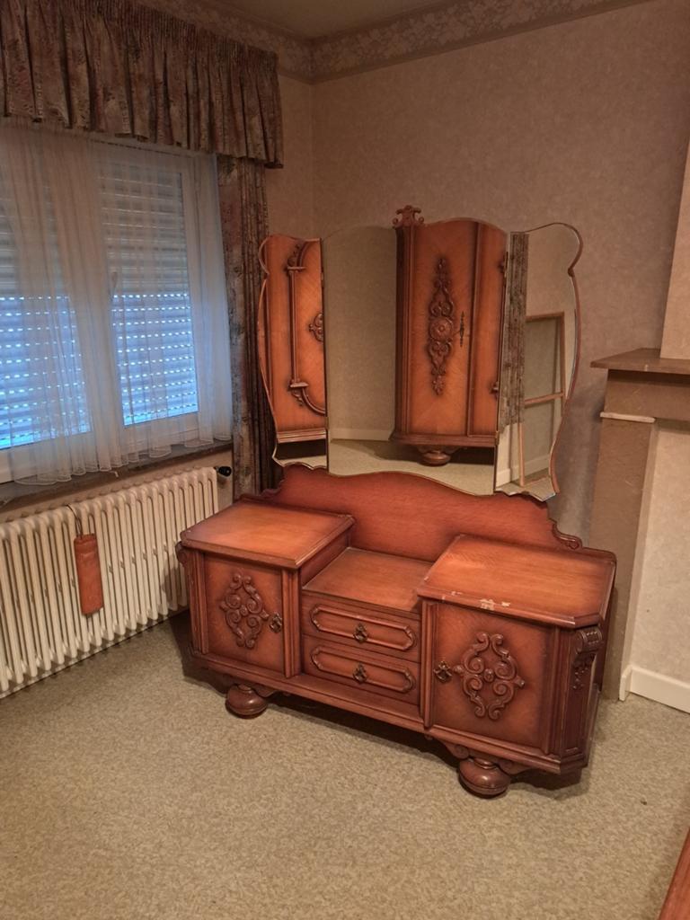 Commode avec miroir triptyque., Enlèvement