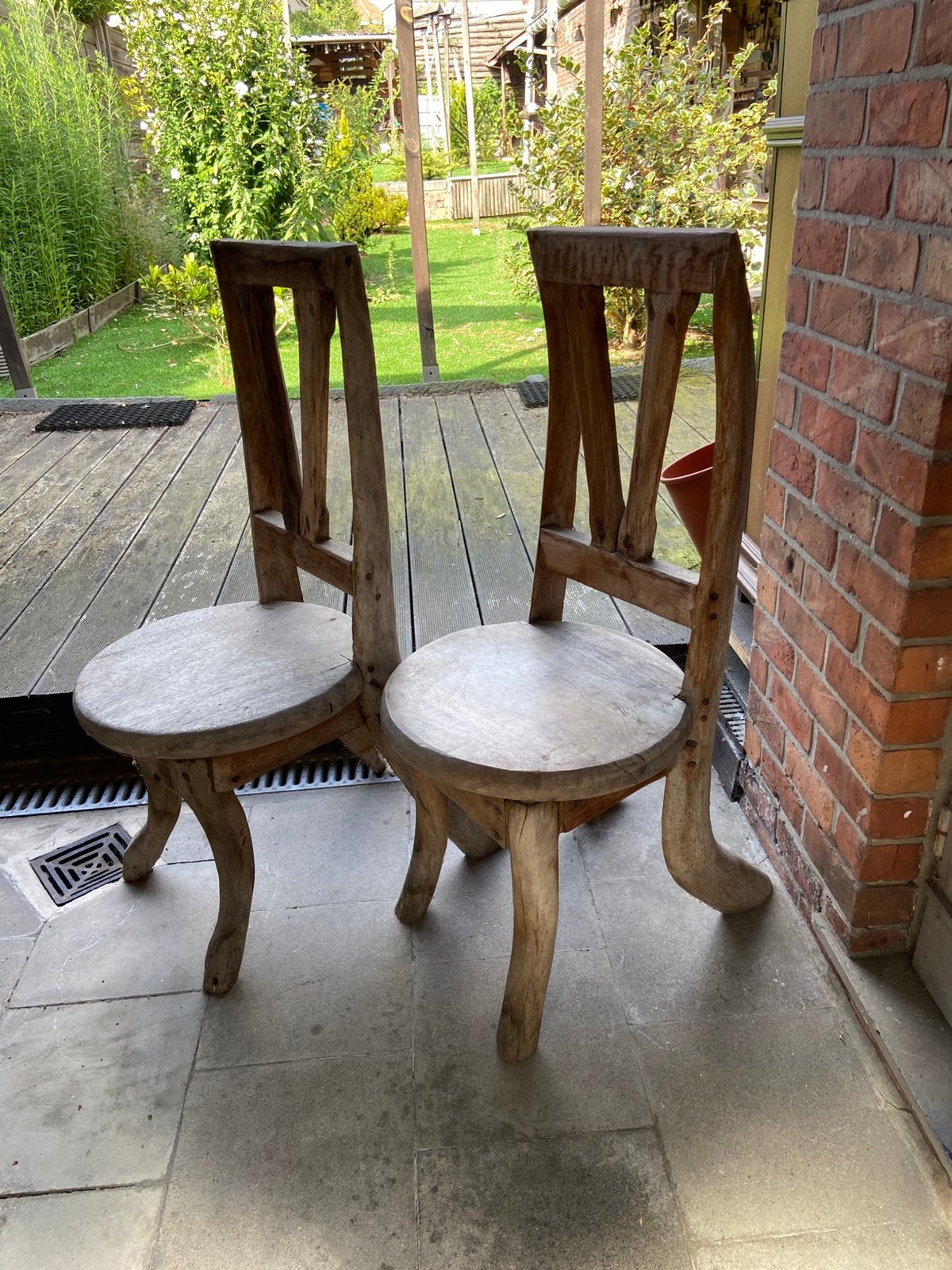 Twee houten stoelen country stijl, Enlèvement