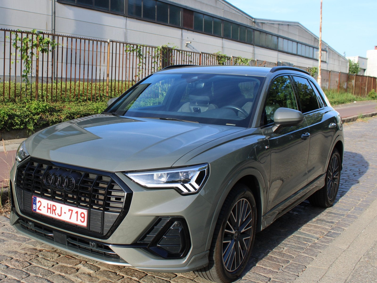 Audi Q3 45tfsie S line, Auto's, Audi, Zwart, 5 deurs, SUV of Terreinwagen, Zilver of Grijs