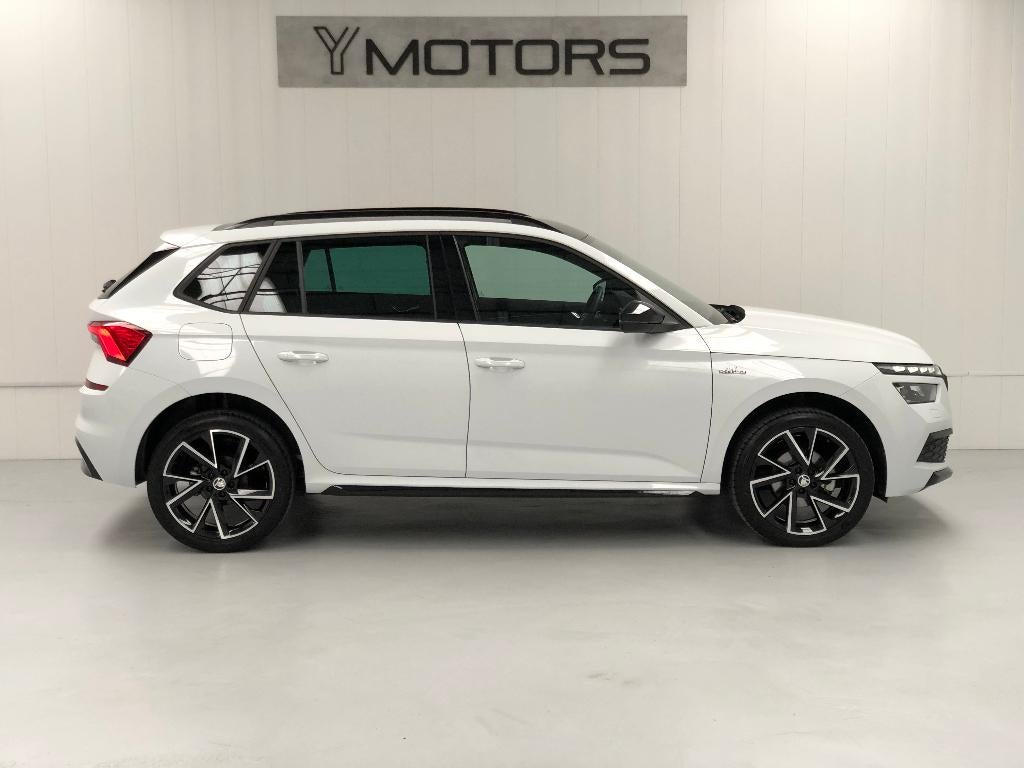 SKODA KAMIQ 1.0 TSI DSG MONTE CARLO TOIT PANO FULL LED, Auto's, Skoda, Automaat, Stof, 139 g/km, Wit