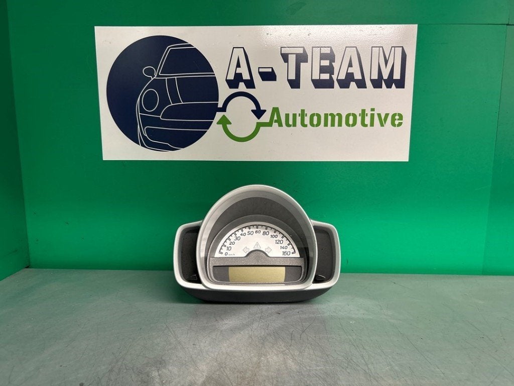 INSTRUMENTS DE BORD Smart Fortwo Coupé (451.3), Smart Europe GmbH, Utilisé, Smart, Esslinger Straße  7
70771  Leinfelden-Echterdingen, DE