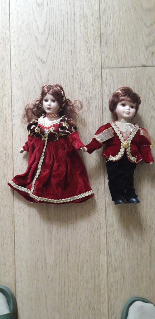 Porseleinen poppen, Collections, Poupées, Enlèvement