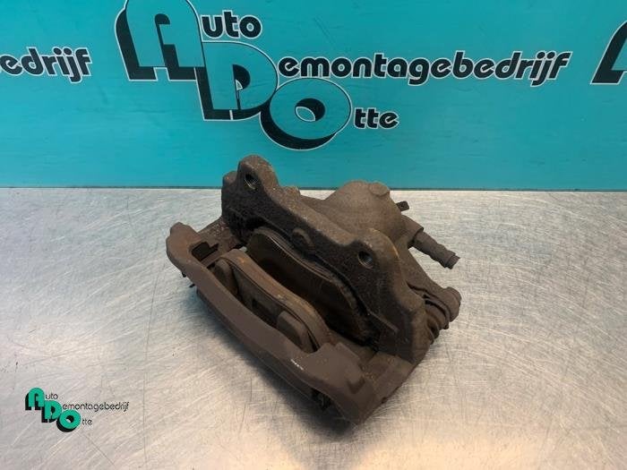 Etrier de frein (pince) avant droit d'un Fiat Punto Evo (Pun, -, 3 mois de garantie, Utilisé, Fiat