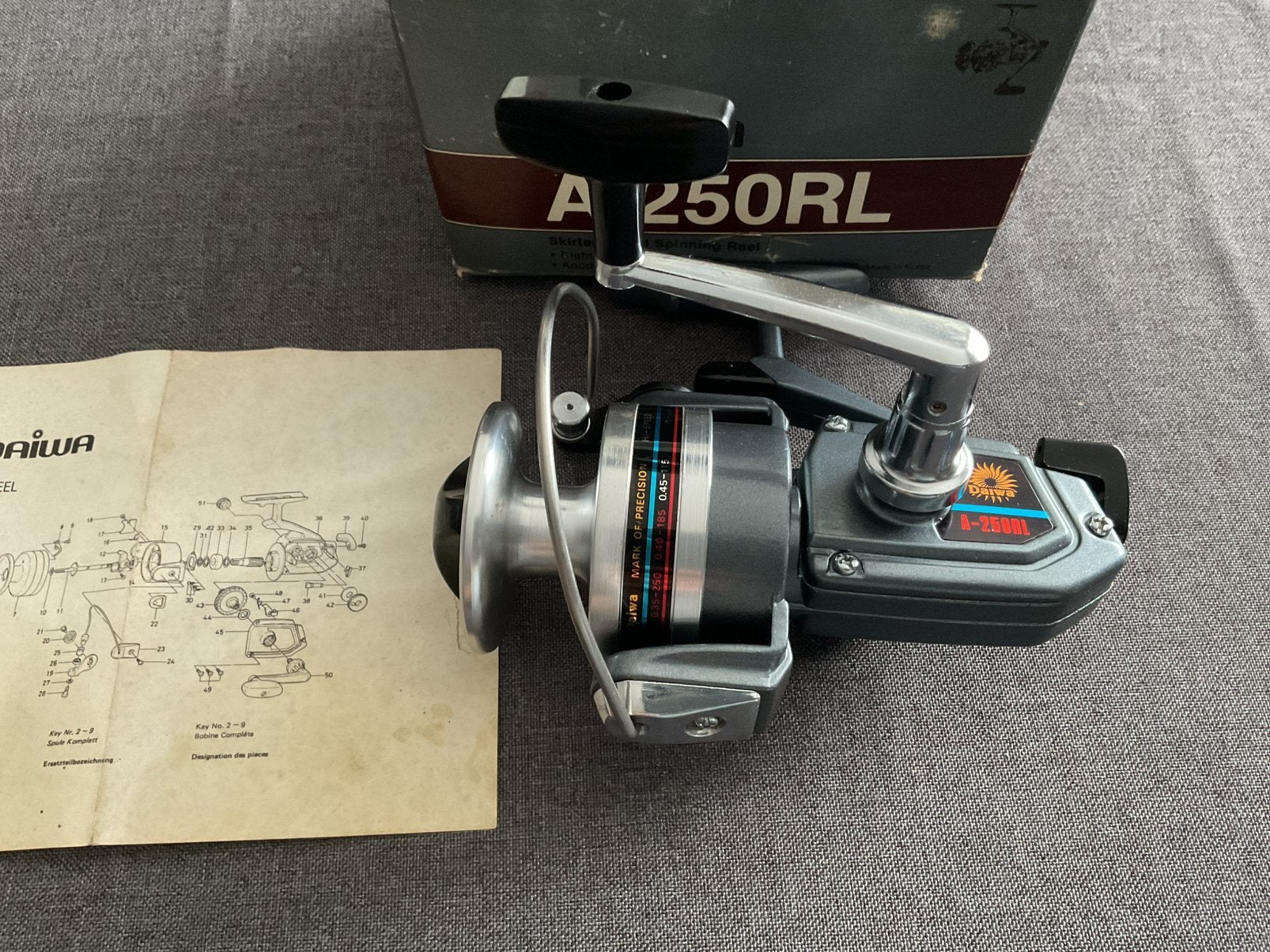 Vintage Daiwa A-250RL in topstaat met orig. doos en schema, Ophalen of Verzenden, Zo goed als nieuw