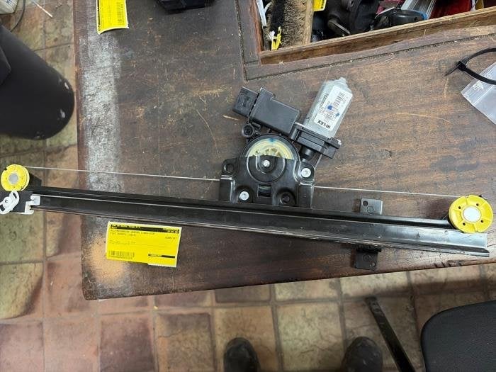 Mécanique vitre 2portes avant gauche d'un Fiat Ducato, -, 3 mois de garantie, Utilisé, Fiat