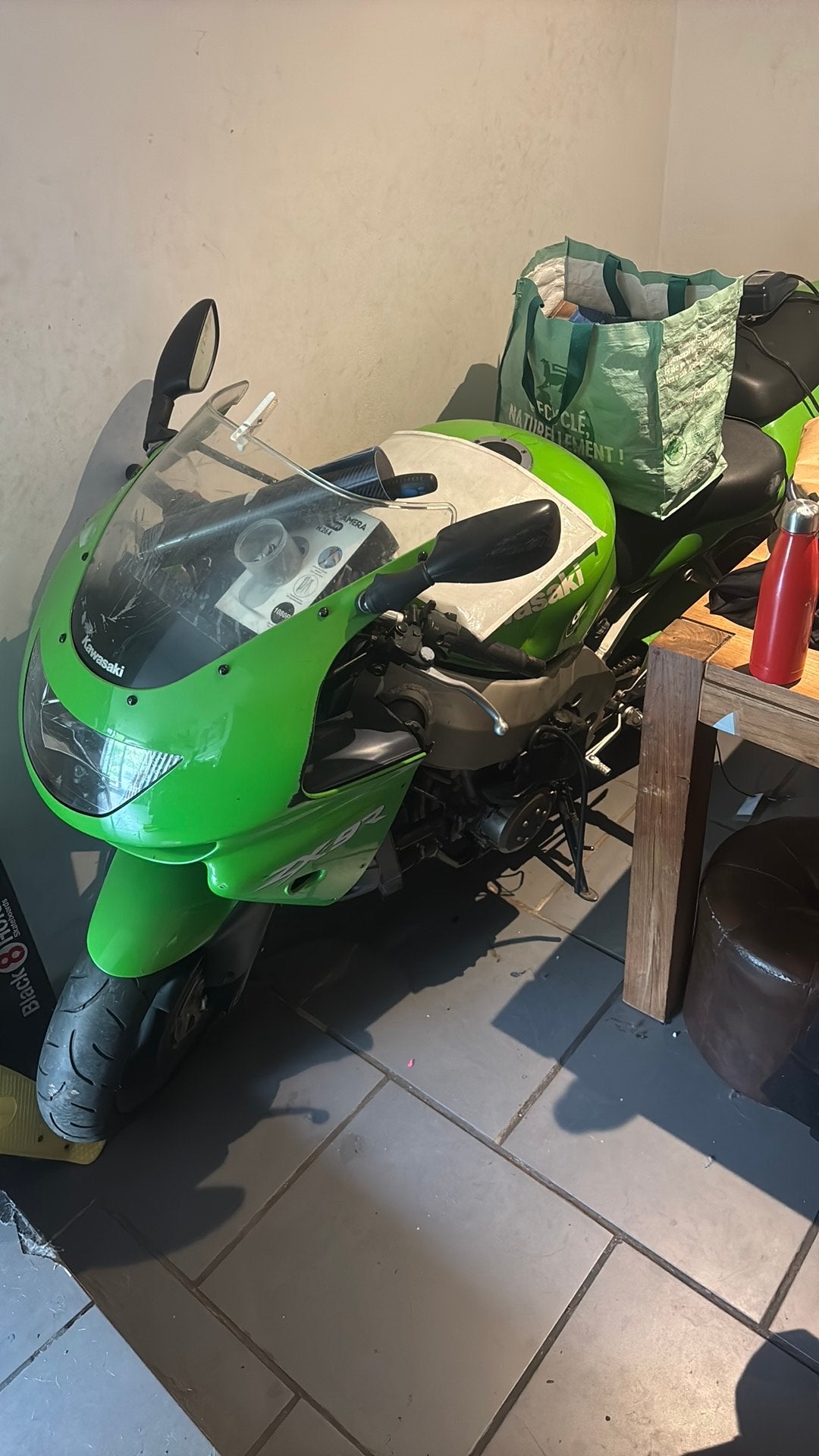Zx9r de 1998 avec deux moteur, Enlèvement