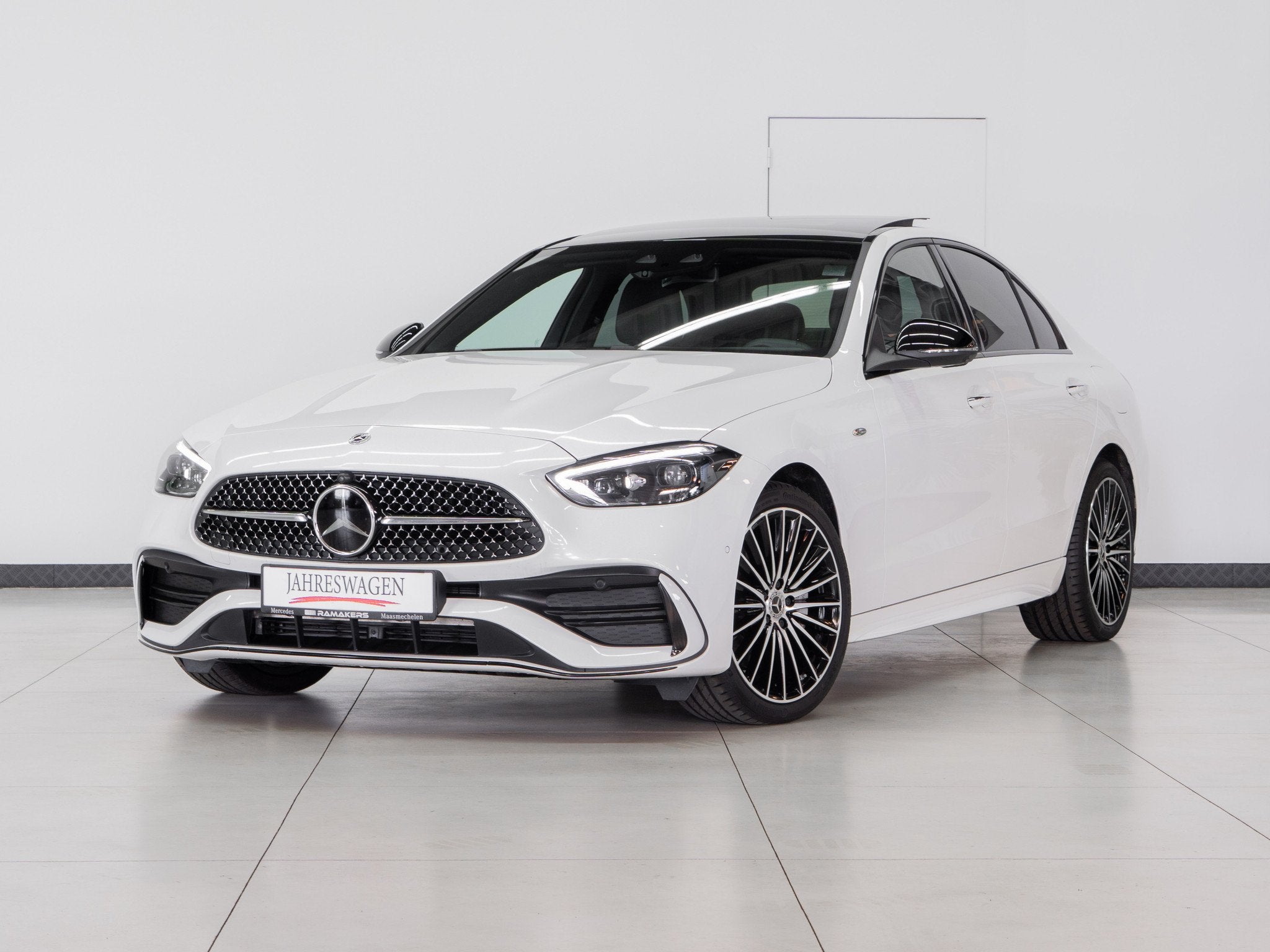 Mercedes-Benz C-Klasse 400 e 4MATIC AMG Night 19" PANO Head-, Autos, Achat, 15 g/km, 4 portes, Entreprise