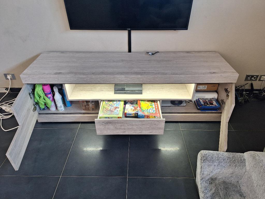 Tv kast met led, Ophalen, 150 tot 200 cm, Zo goed als nieuw, Minder dan 100 cm