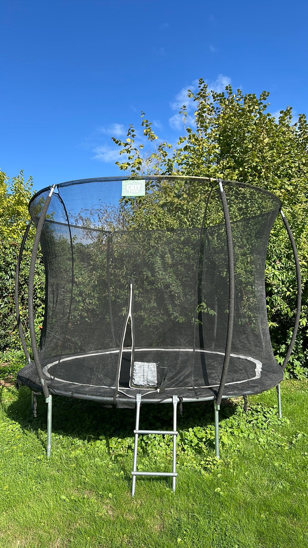 Trampoline exit, Ophalen, Zo goed als nieuw