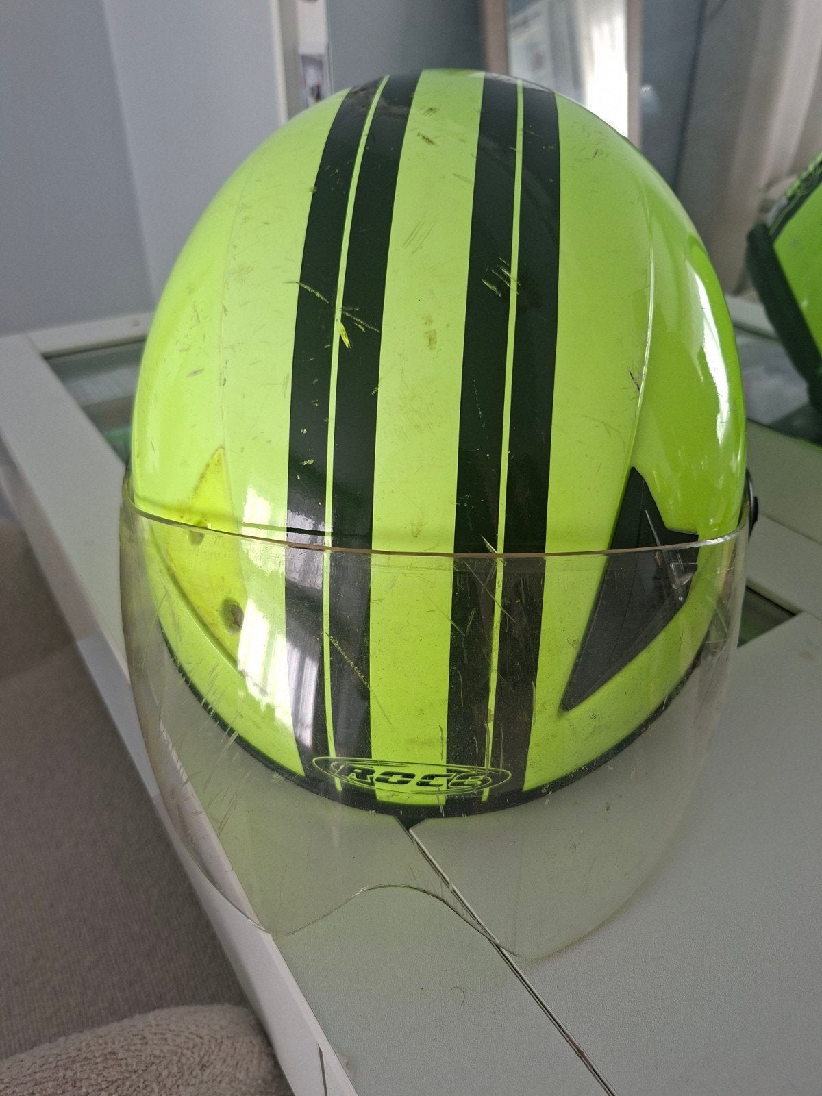 Gele helm, Ophalen
