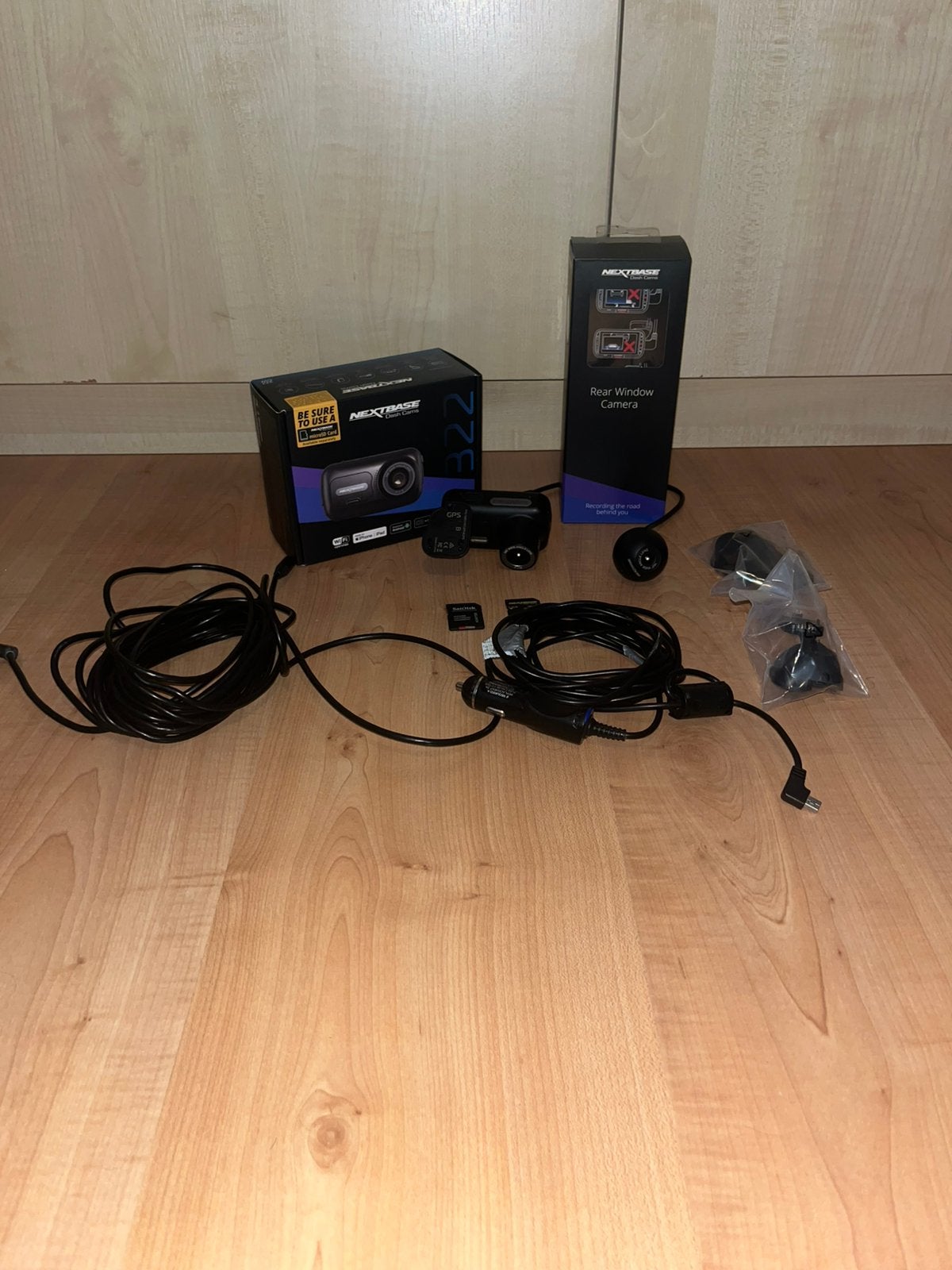 Nextbase 322GW Dashcam + dashcam voor achteraan + 2 SD-kaart, Ophalen, Zo goed als nieuw
