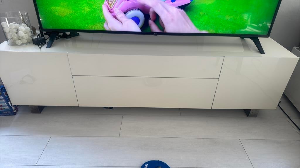 Tv meubel, Ophalen, Zo goed als nieuw
