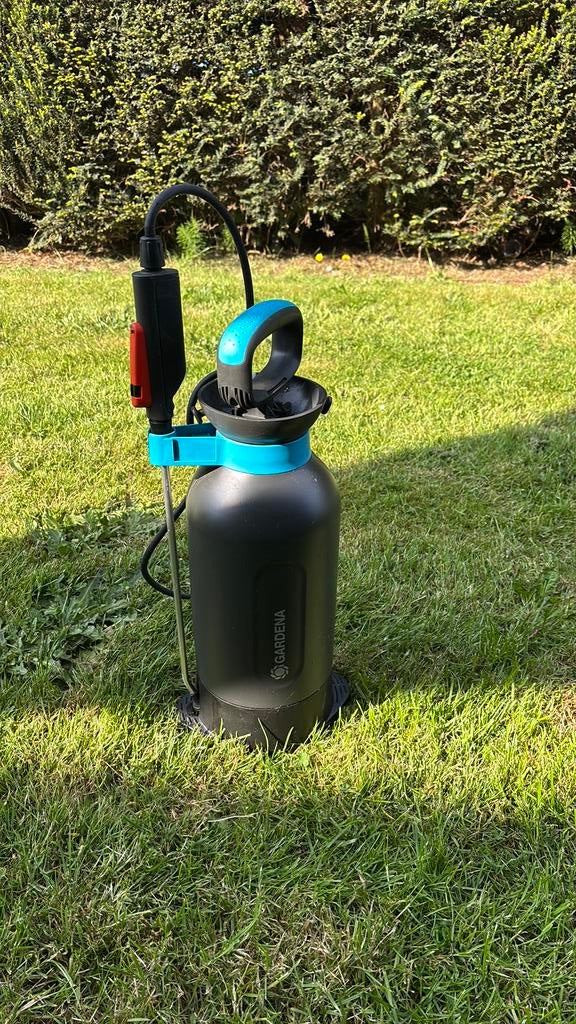 Gardena 5 lt waterpomp, Ophalen, Zo goed als nieuw