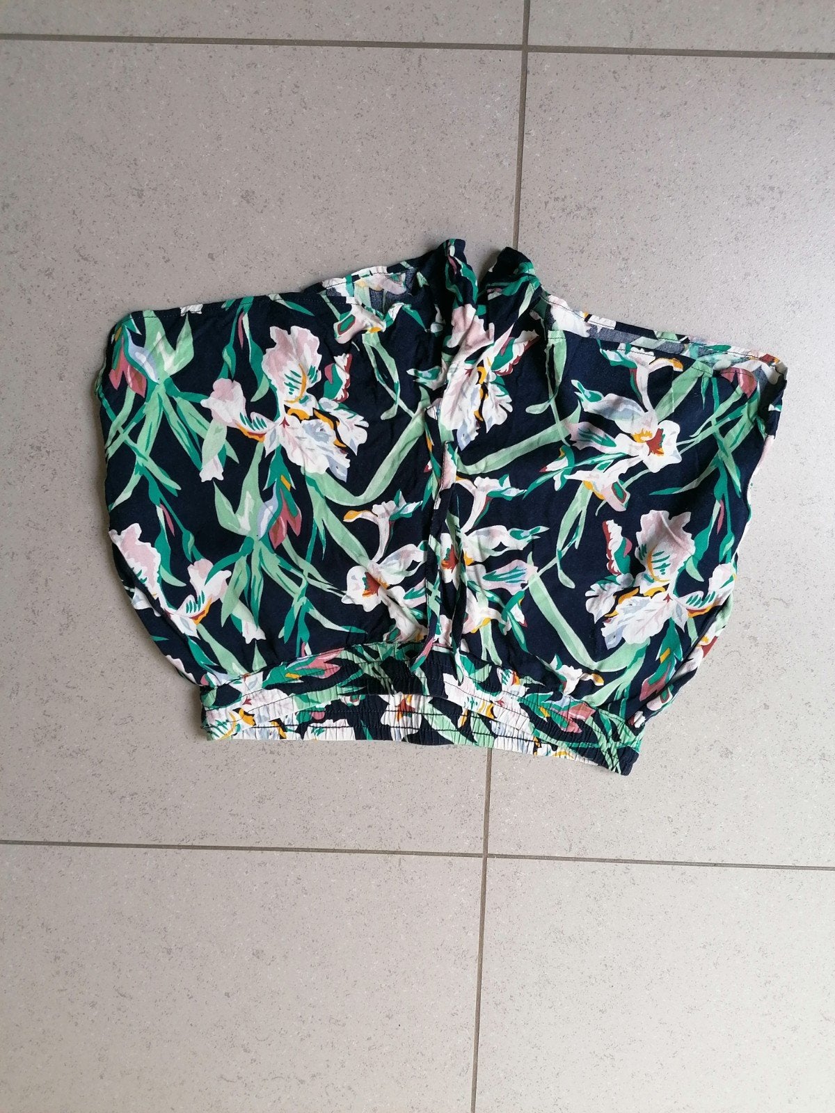 Vero Moda short, dames. mt M, Vêtements | Femmes, Culottes & Pantalons, Enlèvement ou Envoi, Taille 38/40 (M)