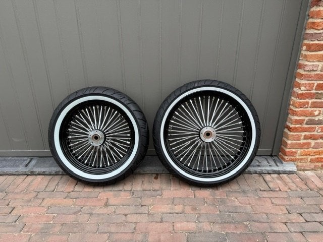 Big Spoke velgen + banden voor Harley Davidson Deluxe, Motoren, Onderdelen | Harley-Davidson, Ophalen, Nieuw