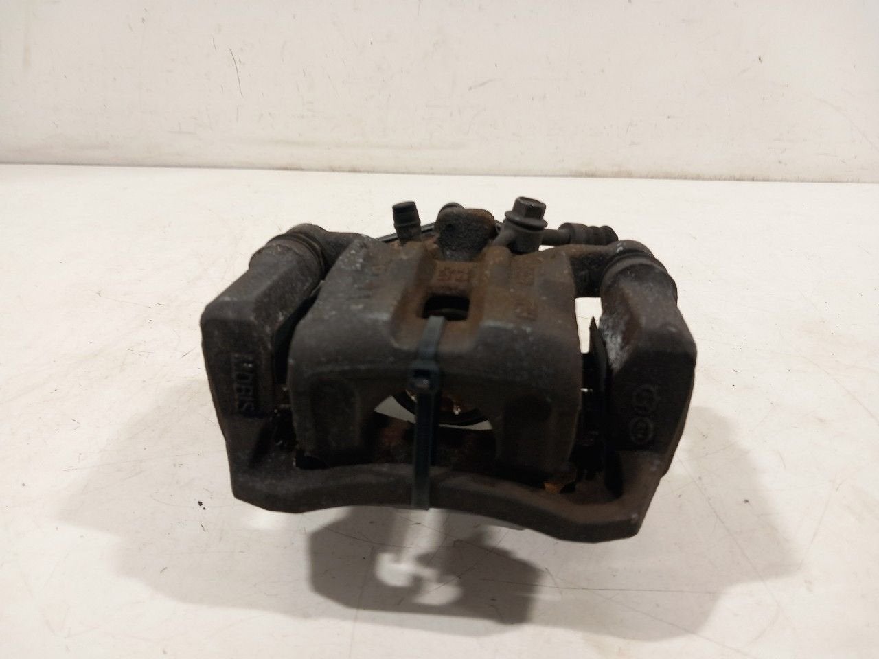Remklauw links achter Kia Optima, Onderdelen@venauto.nl, Van der Ven Autorecycling B.V., Ettenseweg 76, 4706 PB Roosendaal, The Netherlands