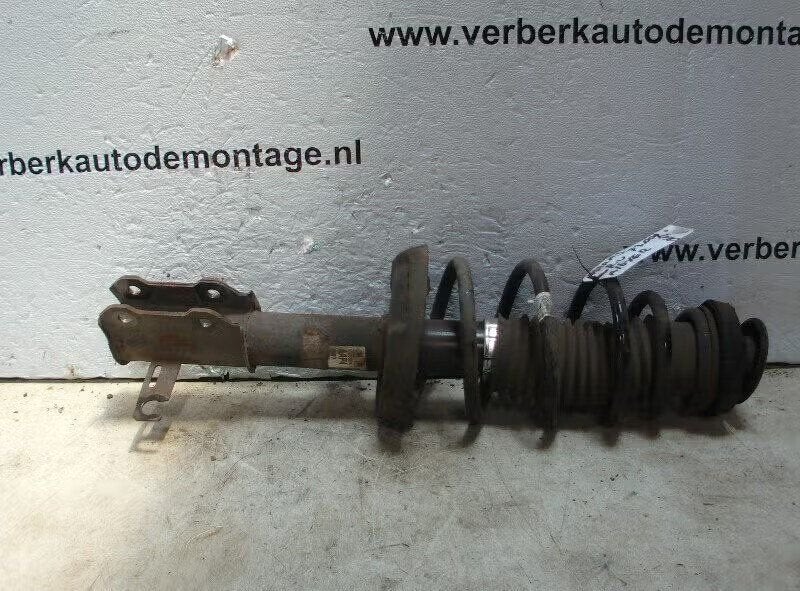 VEERPOOT RECHTS VOOR Opel Astra J (PC6 / PD6 / PE6 / PF6), Auto-onderdelen, Bahnhofsplatz 65423 Rüsselsheim am Main, DE, Gebruikt