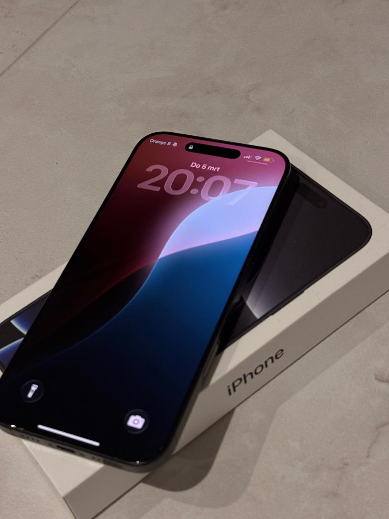 Iphone 16 Pro max, 97 %, Zwart, IPhone 16, Zo goed als nieuw