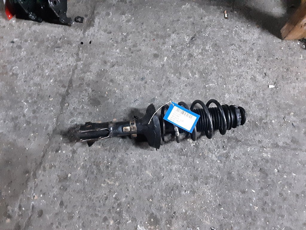 AMORTISSEUR OU ABSORBEUR DE CHOC AVANT GAUCHE Lupo (6X1), Volkswagen, Mevr. I. Hauben, Utilisé, Rue de l'Espoir 34 34
4030  GRIVEGNÉE, BE