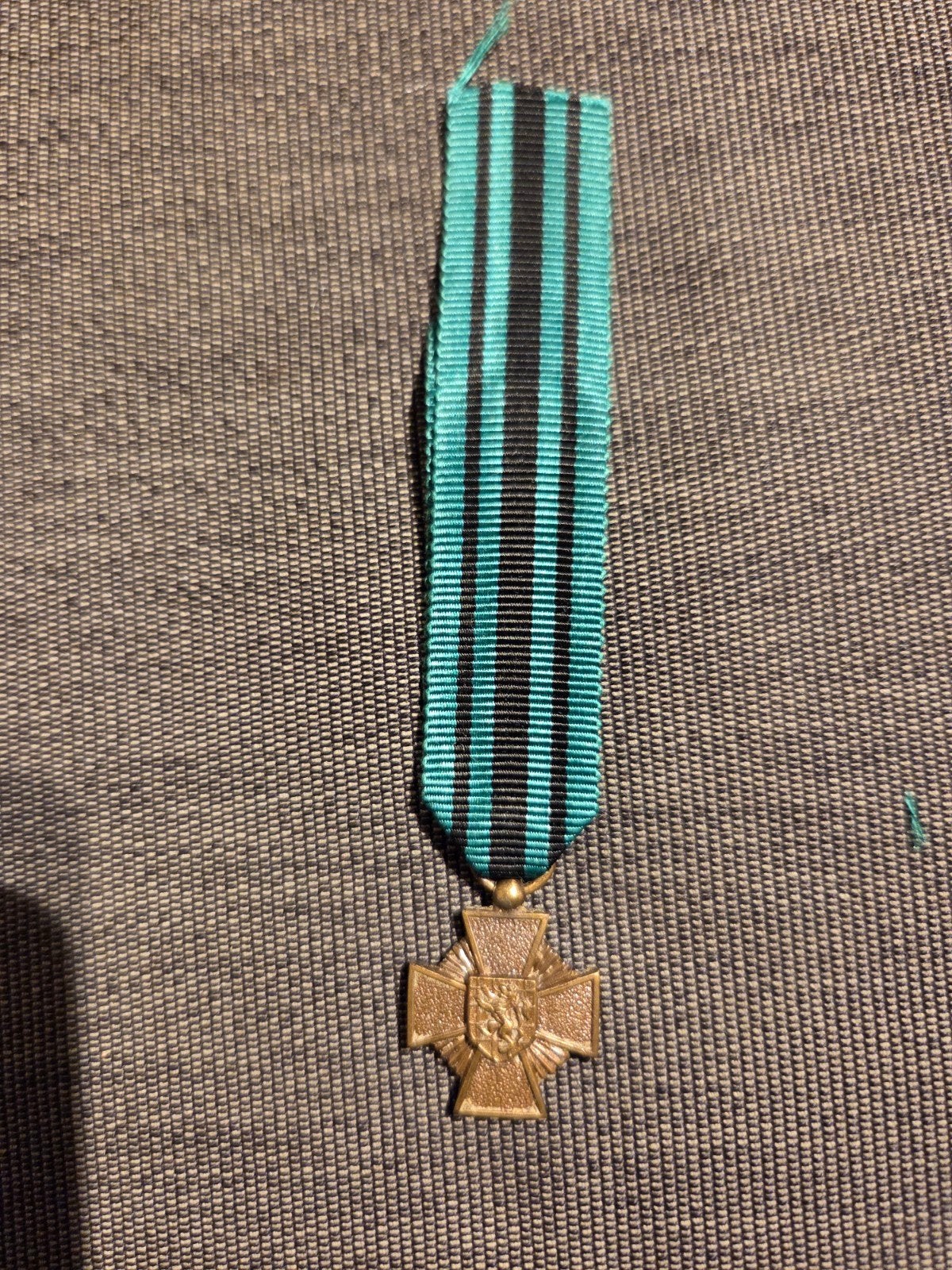 Médaille miniature Escape Cross, Envoi