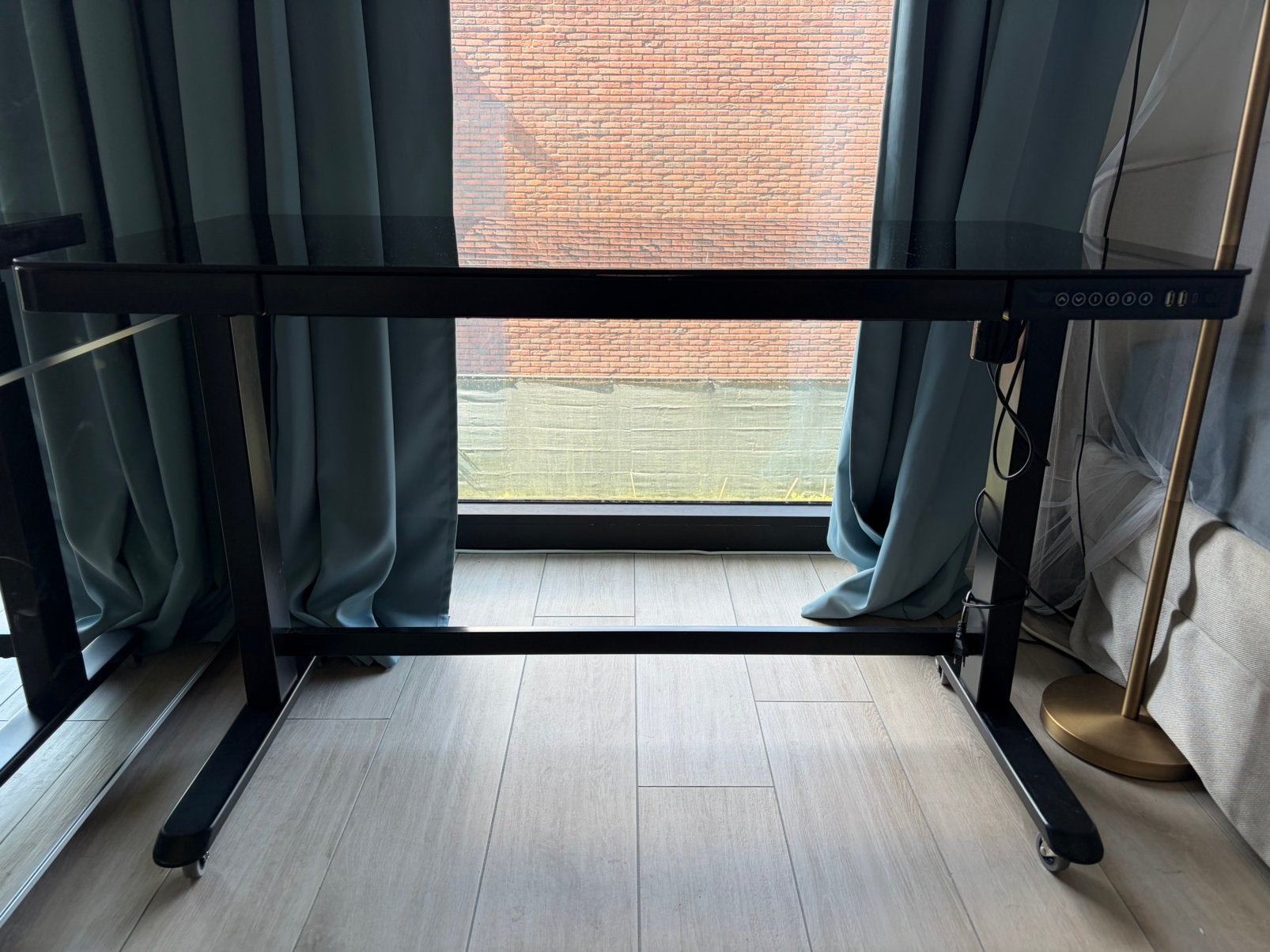 Zit-sta bureau elektrisch verstelbaar 120 x 60 | verrijdbaar, Ophalen, Elektrisch, Zo goed als nieuw, Zit-sta bureau