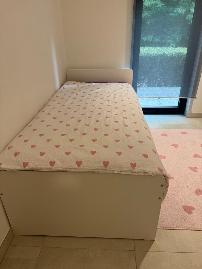 Vente de déménagement Lit simple avec matelas, Maison & Meubles, Chambre à coucher | Lits, Comme neuf, Une personne, 90 cm, 200 cm