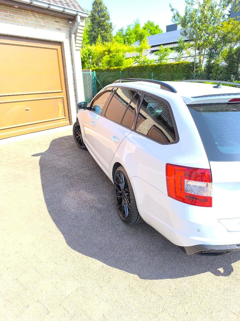 Skoda octavia rs, Autos, Skoda, Particulier, Octavia, ABS, Régulateur de distance, Airbags, Air conditionné, Android Auto, Apple Carplay