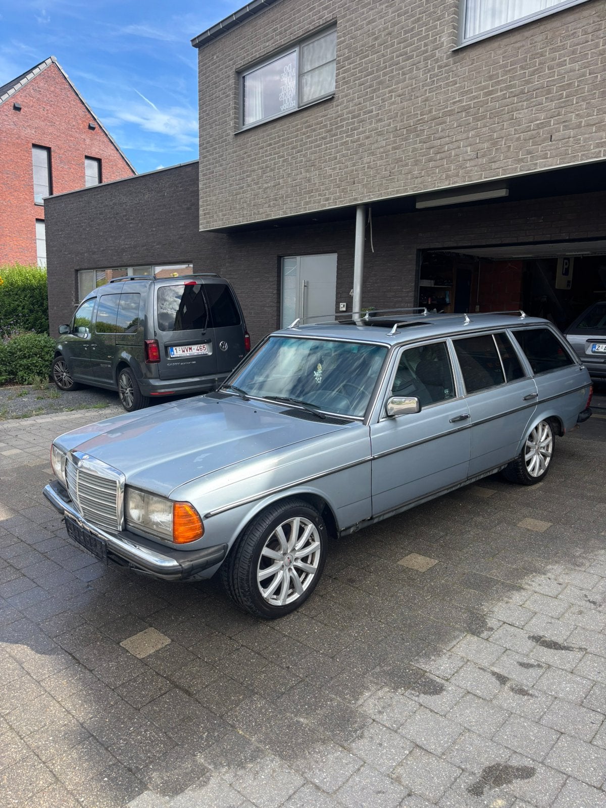 Practige Mercedes w123 e300d, Auto's, Automaat, Achterwielaandrijving, Blauw, Mercedes-Benz