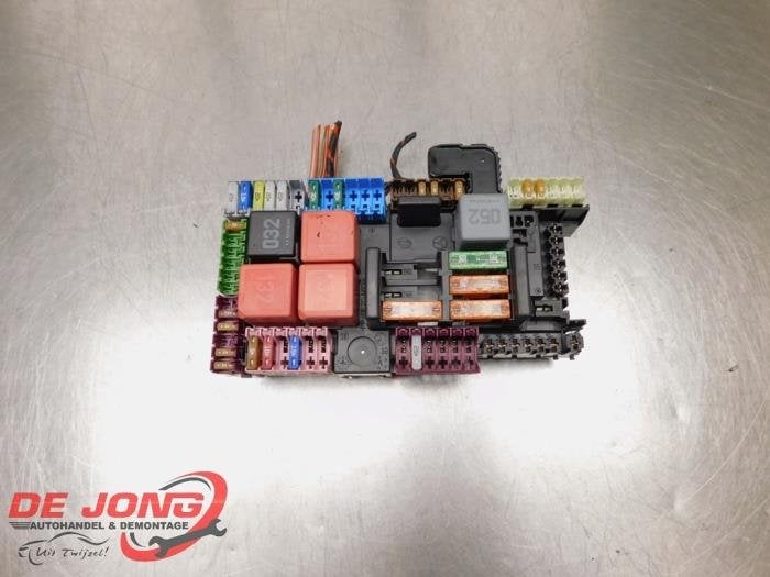 Boîte à fusibles d'un Mercedes C-Klasse, 3 mois de garantie, Utilisé, -, -