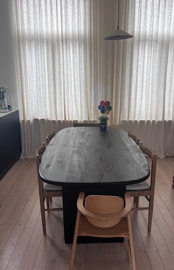 Eettafel ovaal hout zwart, Huis en Inrichting, Tafels | Eettafels, Ophalen, 50 tot 100 cm, Zo goed als nieuw, Vijf personen of meer