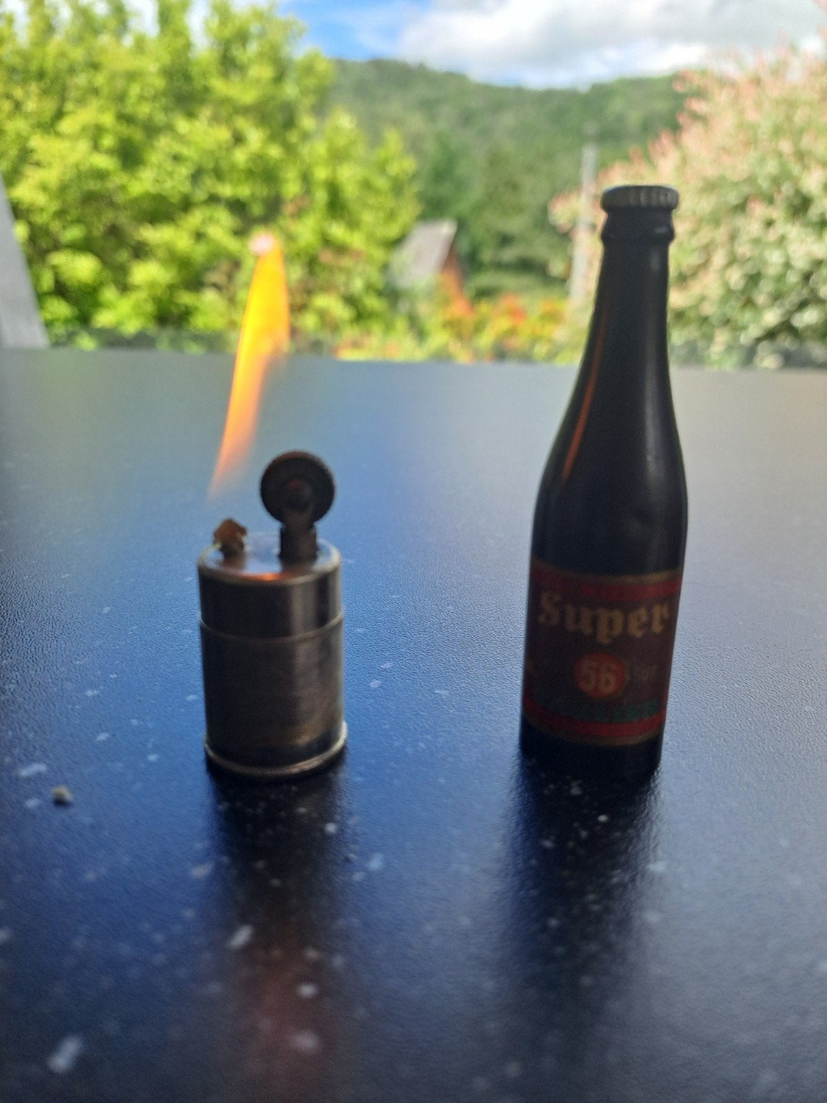 Briquet vintage en forme de bouteille de bière "Super 56", Collections, Articles de fumeurs, Briquets & Boîtes d'allumettes, Enlèvement ou Envoi