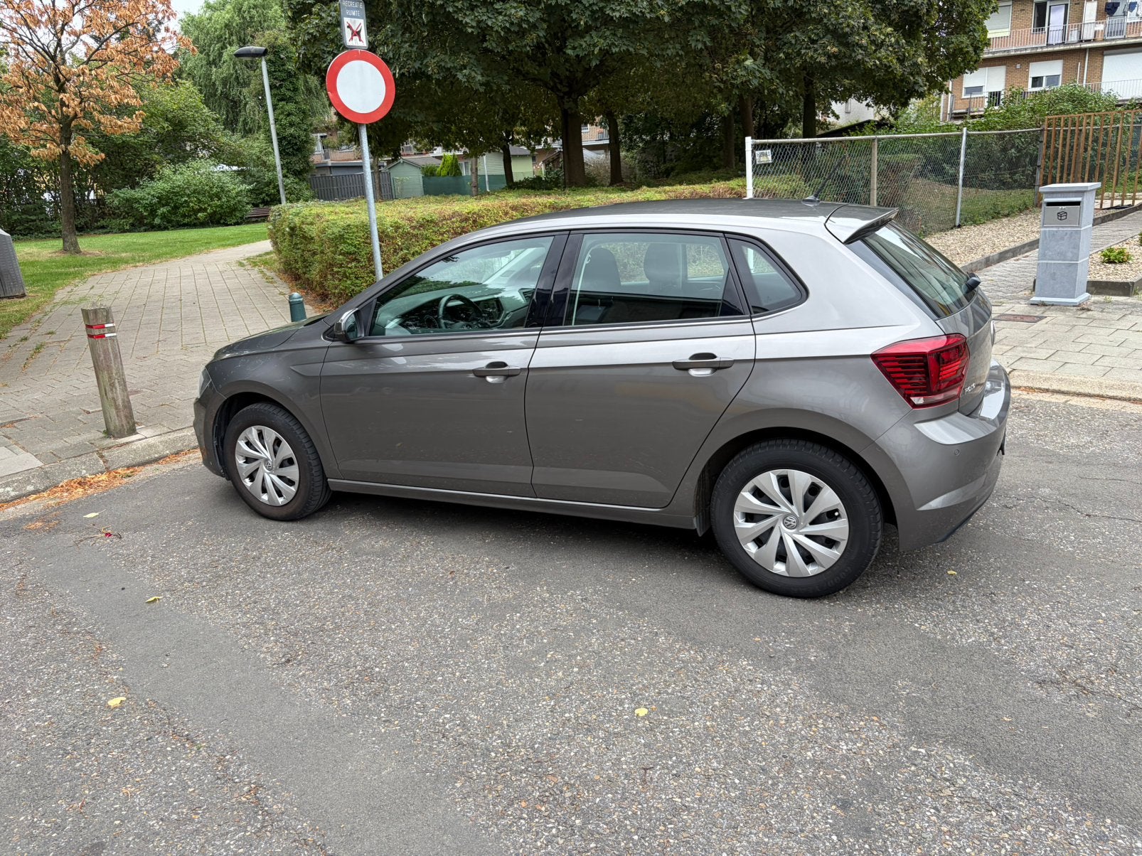 Vw polo 1.0 benz 90.000km 2020 camera carplay garantie!, Auto's, Voorwielaandrijving, Testrit aan huis, Stof, Multifunctioneel stuurwiel