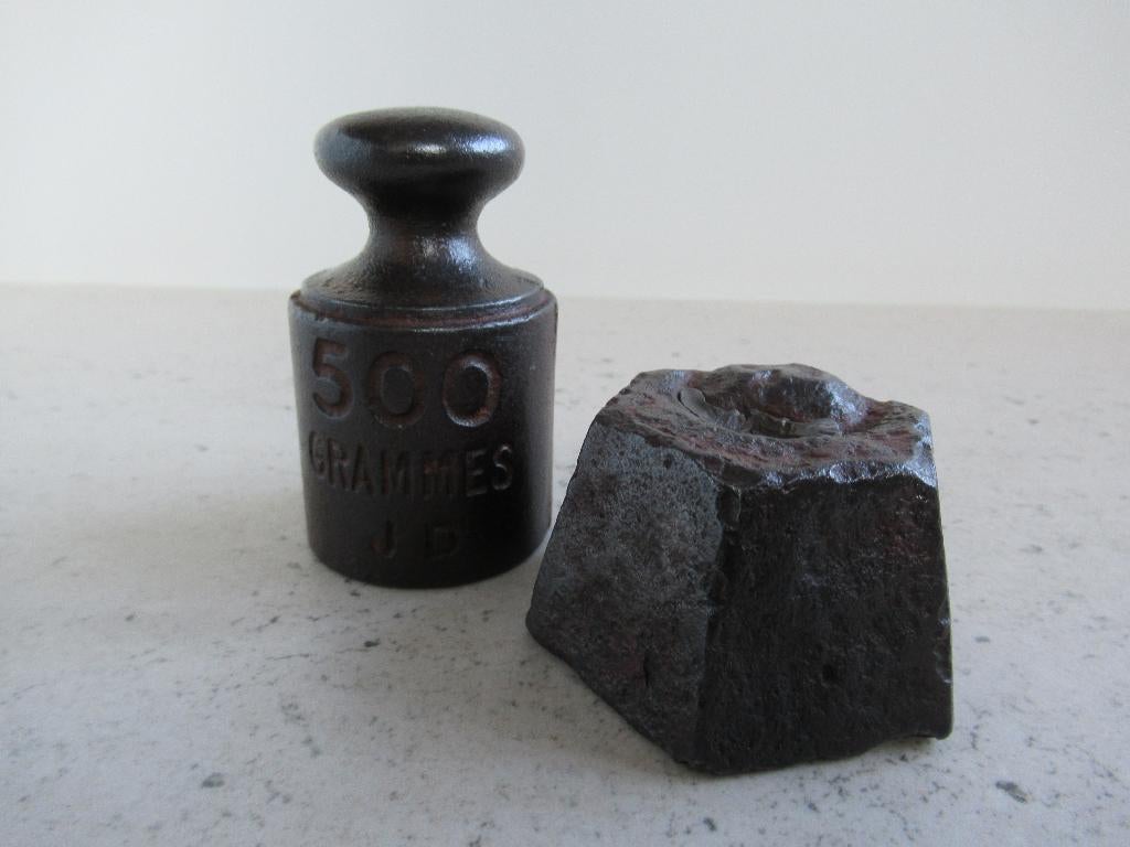gewichten-balans-baskuul-2 x 500gr-gietijzer-VINTAGE, Antiek en Kunst, Antiek | Gereedschap en Instrumenten, Verzenden