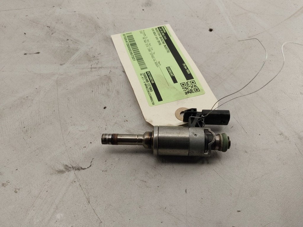 INJECTEUR Volkswagen Golf VII (AUA) (01-2012/03-2021), Robert Bosch AG, Volkswagen, Utilisé, Robert-Bosch-Allee 1
74232  Abstatt, DE