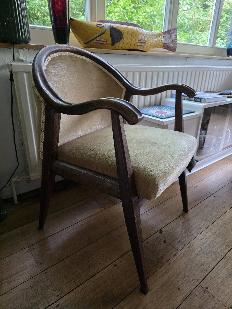 Deux petit fauteuils, Enlèvement