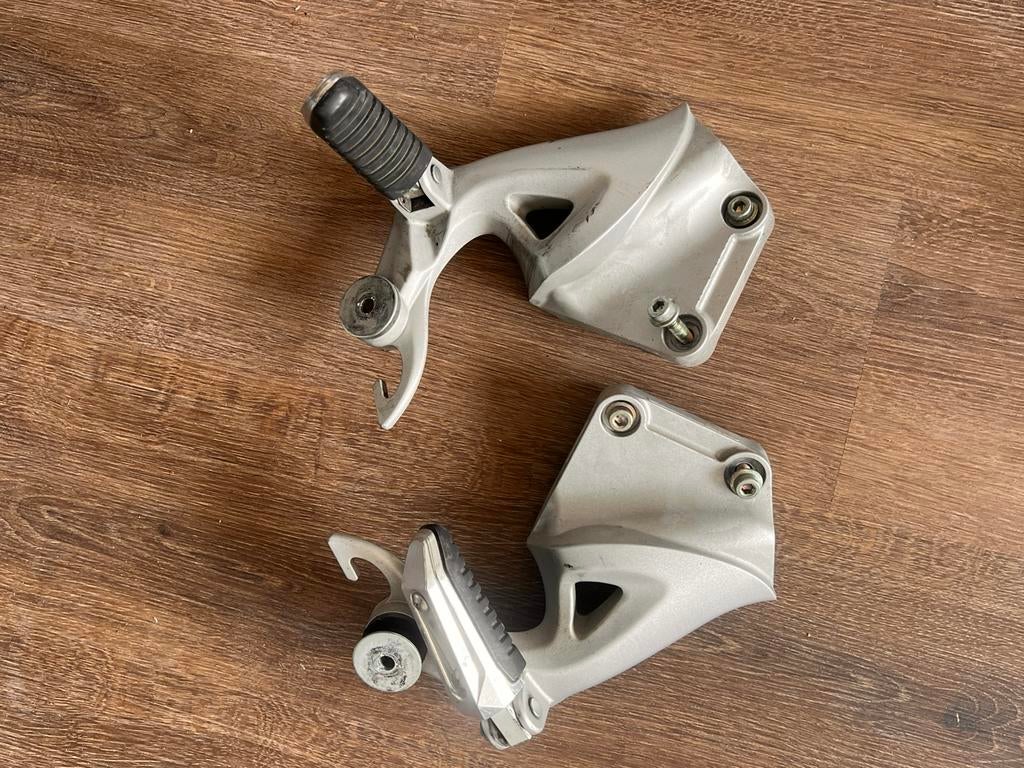 Suzuki hayabusa gen 2 achtervoetstep en voor voetstep, Motoren, Ophalen of Verzenden