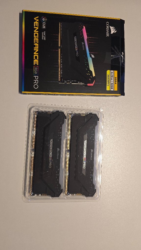 Corsair Vengeance RGB Pro 32GB DDR4, Computers en Software, RAM geheugen, 32 GB, DDR4, Ophalen of Verzenden, Zo goed als nieuw