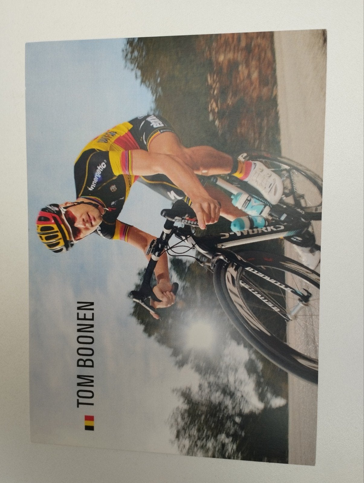 een postkaart over wielrennen Tom Boonen bi queuc stepj, Ophalen