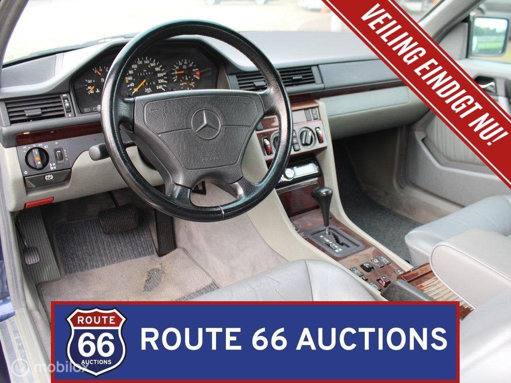 Mercedes-Benz E 200 Cabriolet | 1995 | Route 66 Auctions, Auto's, Zwart, Mercedes-Benz, Bedrijf, Handgeschakeld