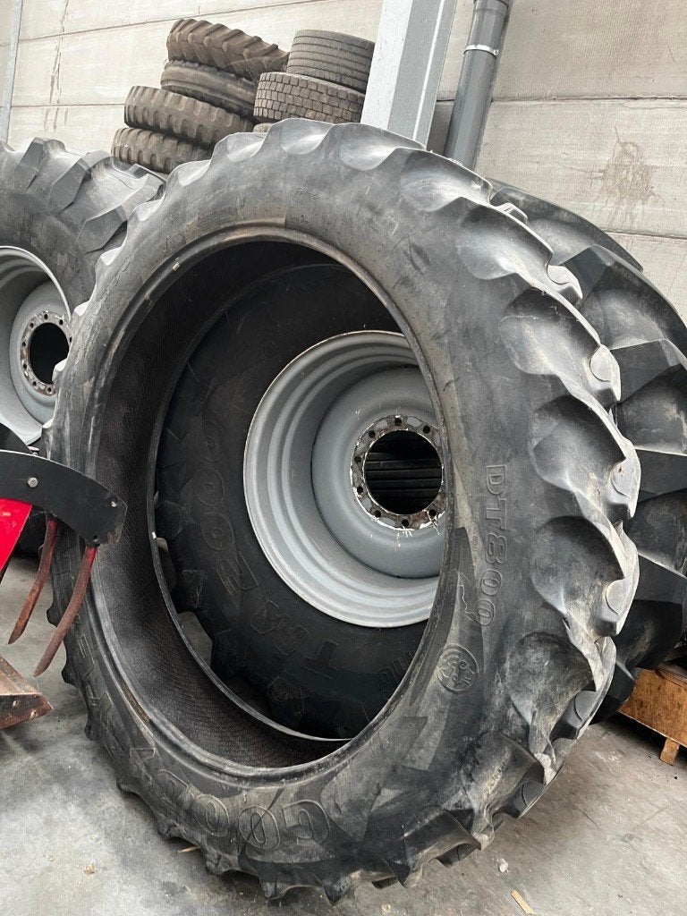 Band Goodyear 320/90R50, Ophalen