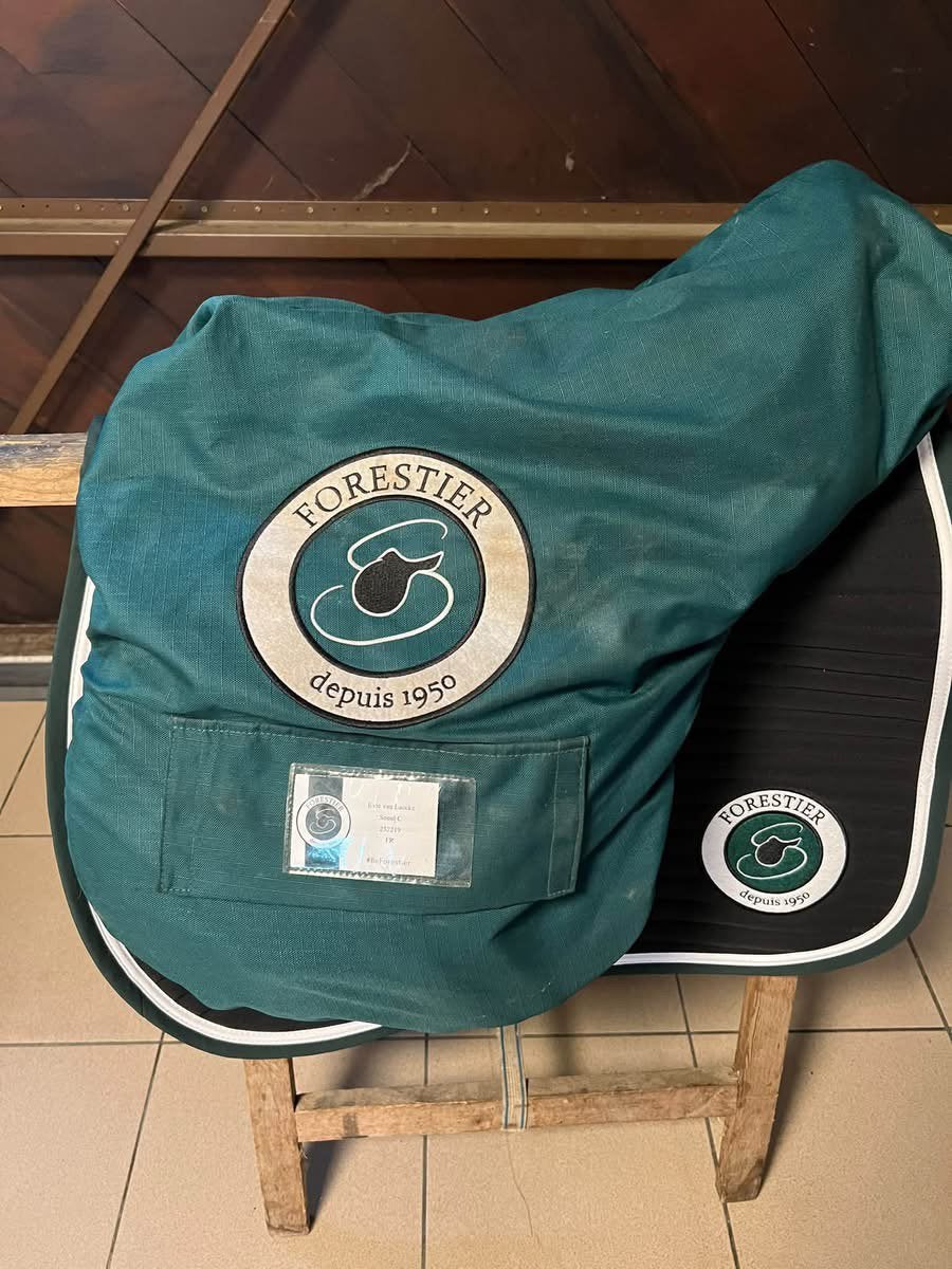 Forestier springzadel 17 inch in absolute nieuwstaat te koop, Ophalen, Zo goed als nieuw
