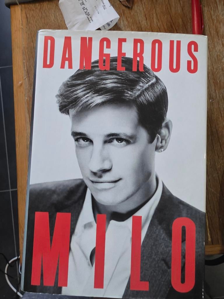 Milo – Dangerous, Ophalen, Media